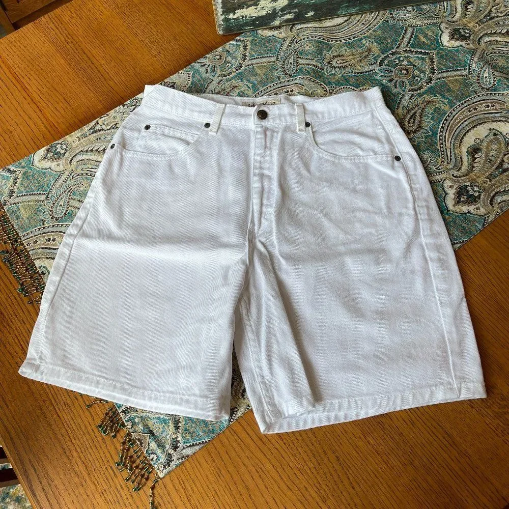 St. Johns Bay vintage baggy denim shorts white jean relaxed, super high Waist